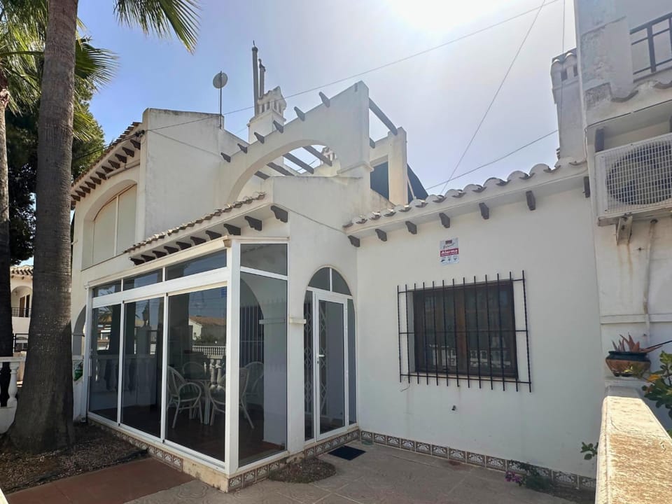 Ancora 4: Apartamento en urbanización con piscina House in Torrevieja