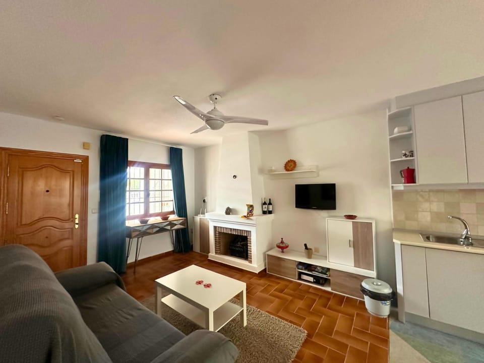 Ancora 4: Apartamento en urbanización con piscina House in Torrevieja