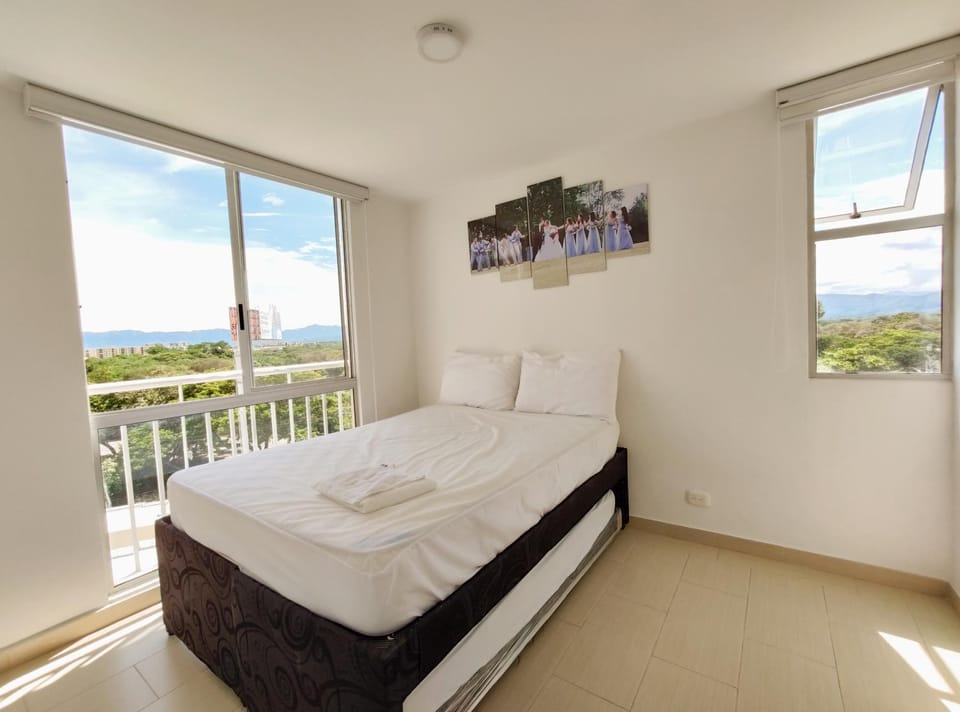 Bed, Natural landscape, Photo of the whole room, towels