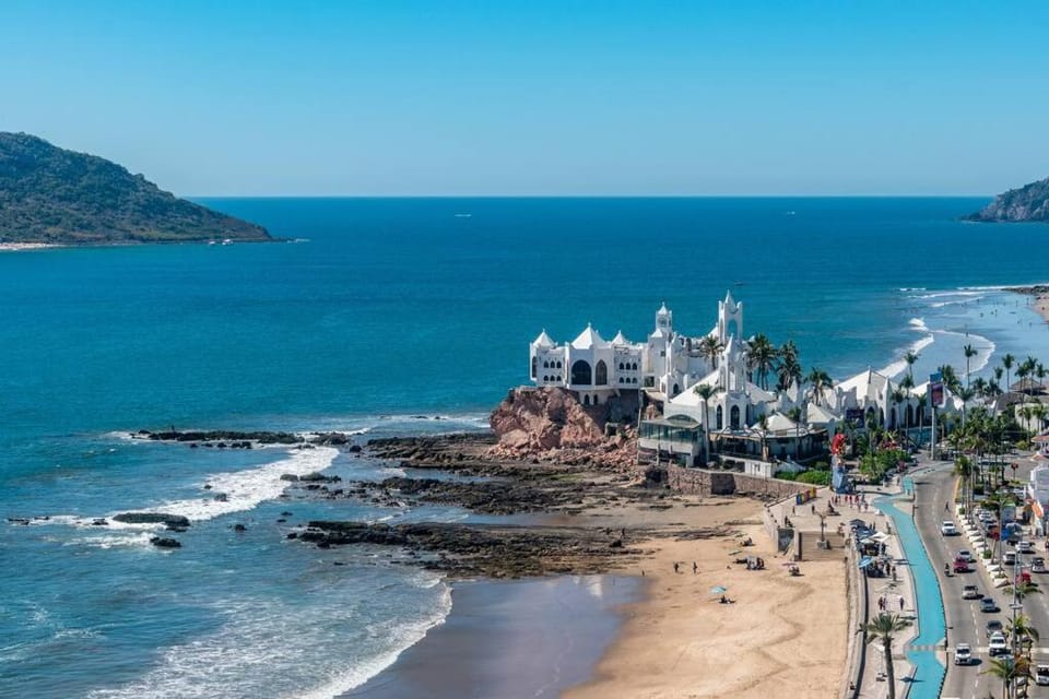 Vista Espectacular en Depa Sobre Malecon Apartment in Mazatlan