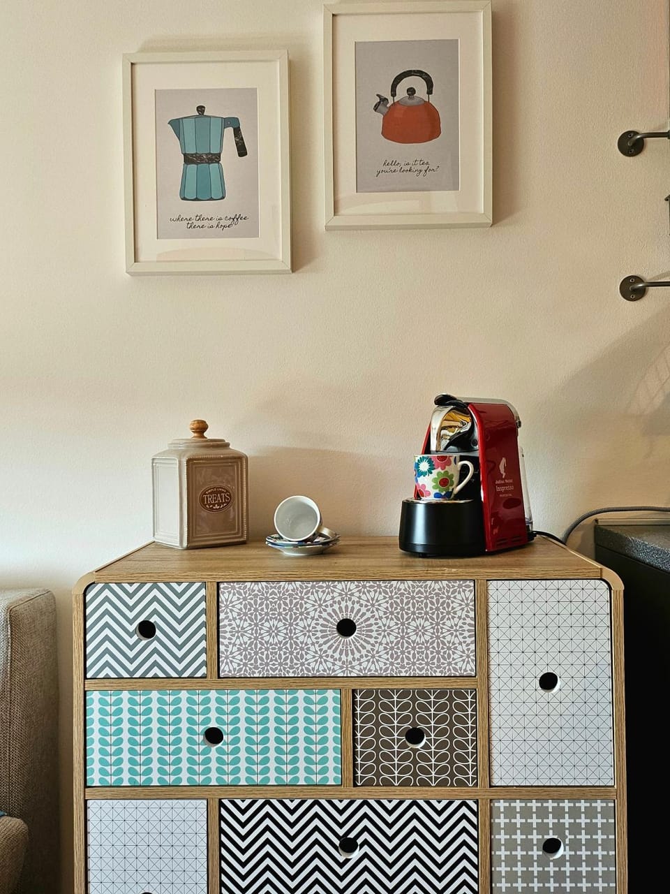 Coffee/tea facilities, Living room