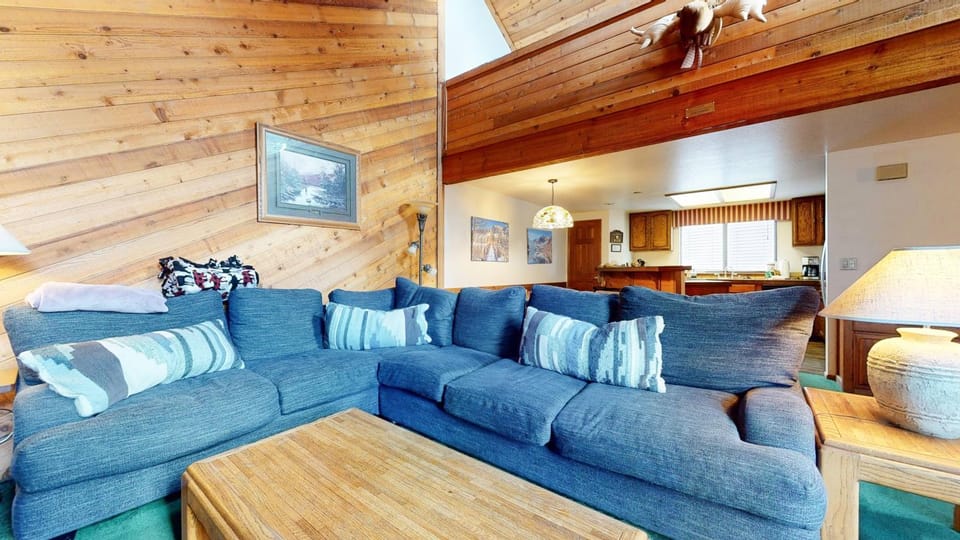 Mammoth Sierra Townhomes #23 condo Apartment in Mammoth Lakes