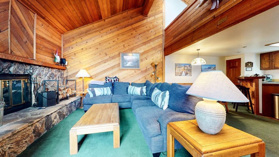 Mammoth Sierra Townhomes #23 condo Apartment in Mammoth Lakes