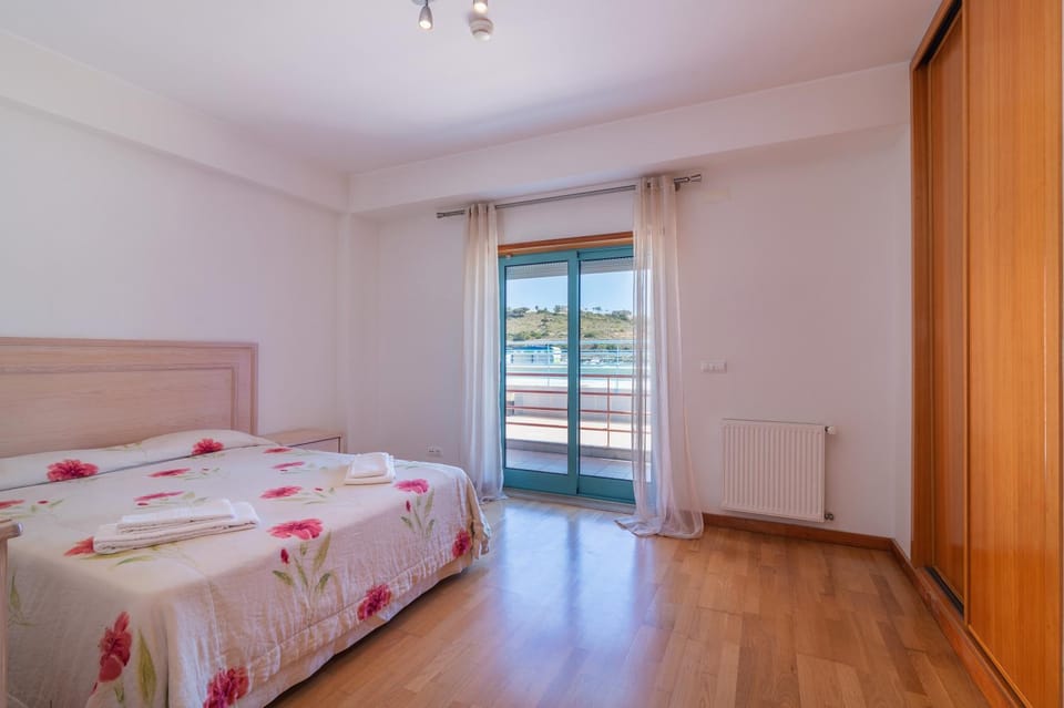 Bedroom, wardrobe