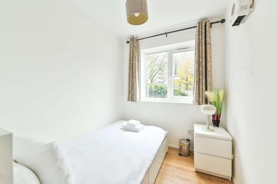 Paprika Nest Apartment in Edgware