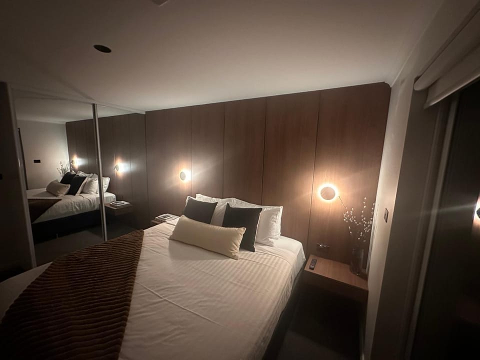 City fringe modern apartment with car parking Apartment in Hobart