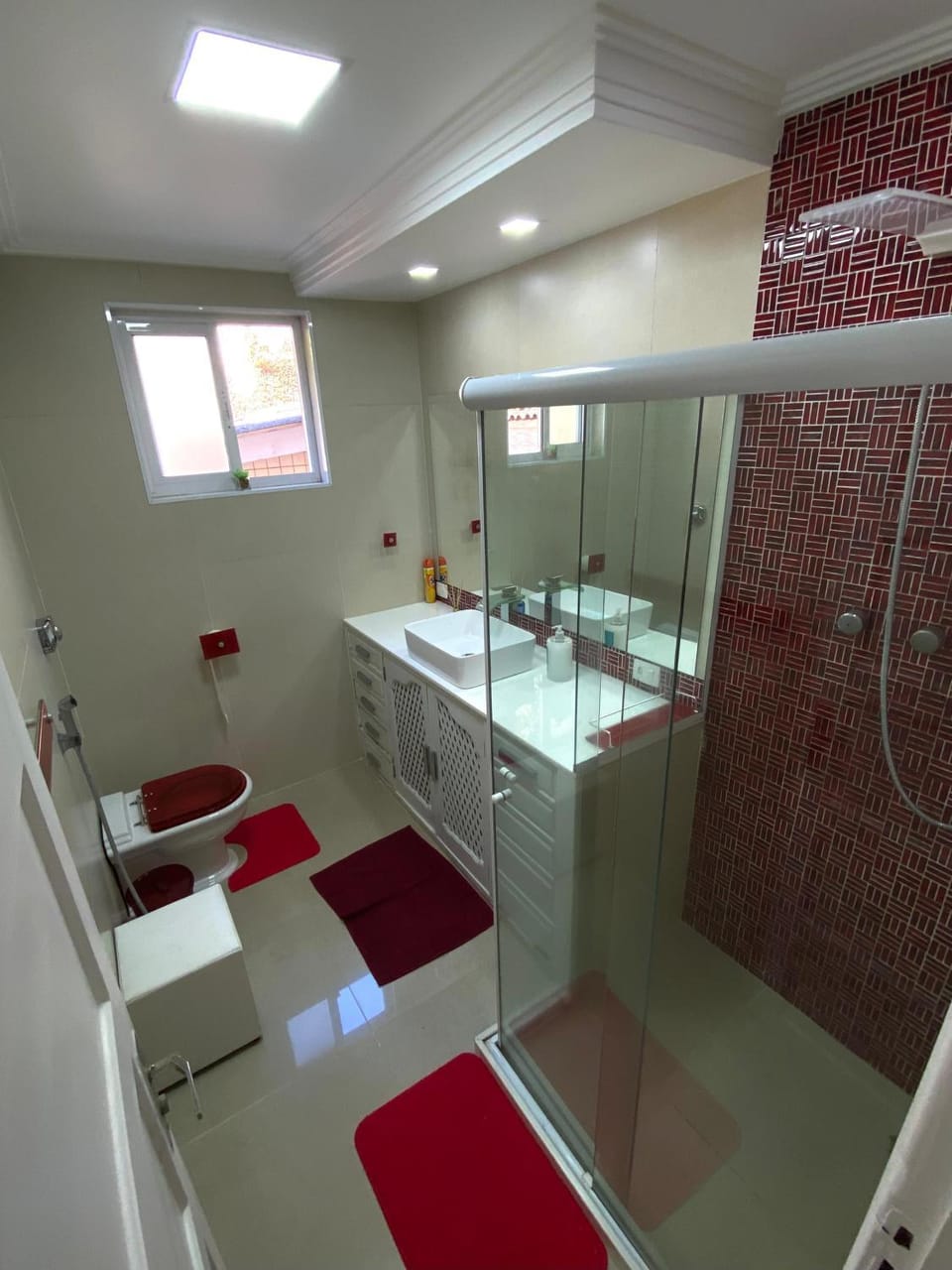 Shower, Toilet, Bath