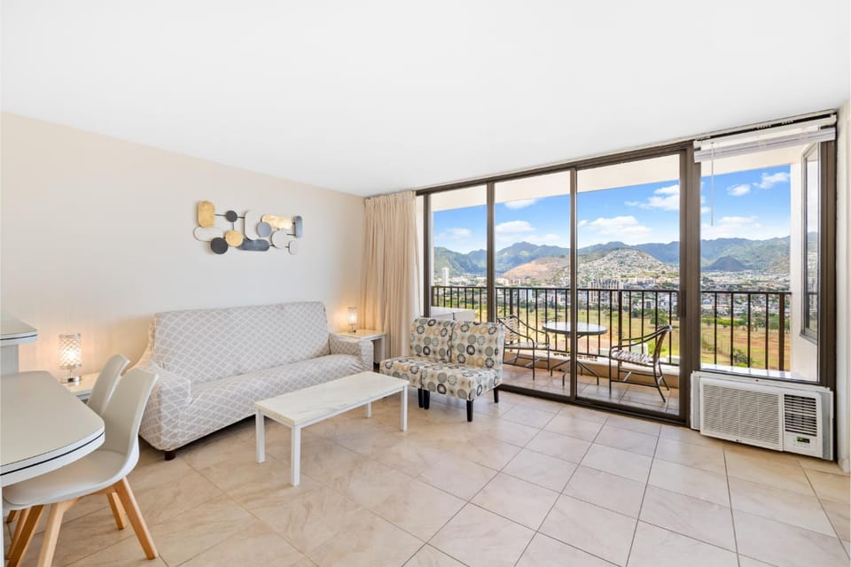 Natural landscape, View (from property/room), Balcony/Terrace, Living room, Seating area, Mountain view, internet, air conditioner