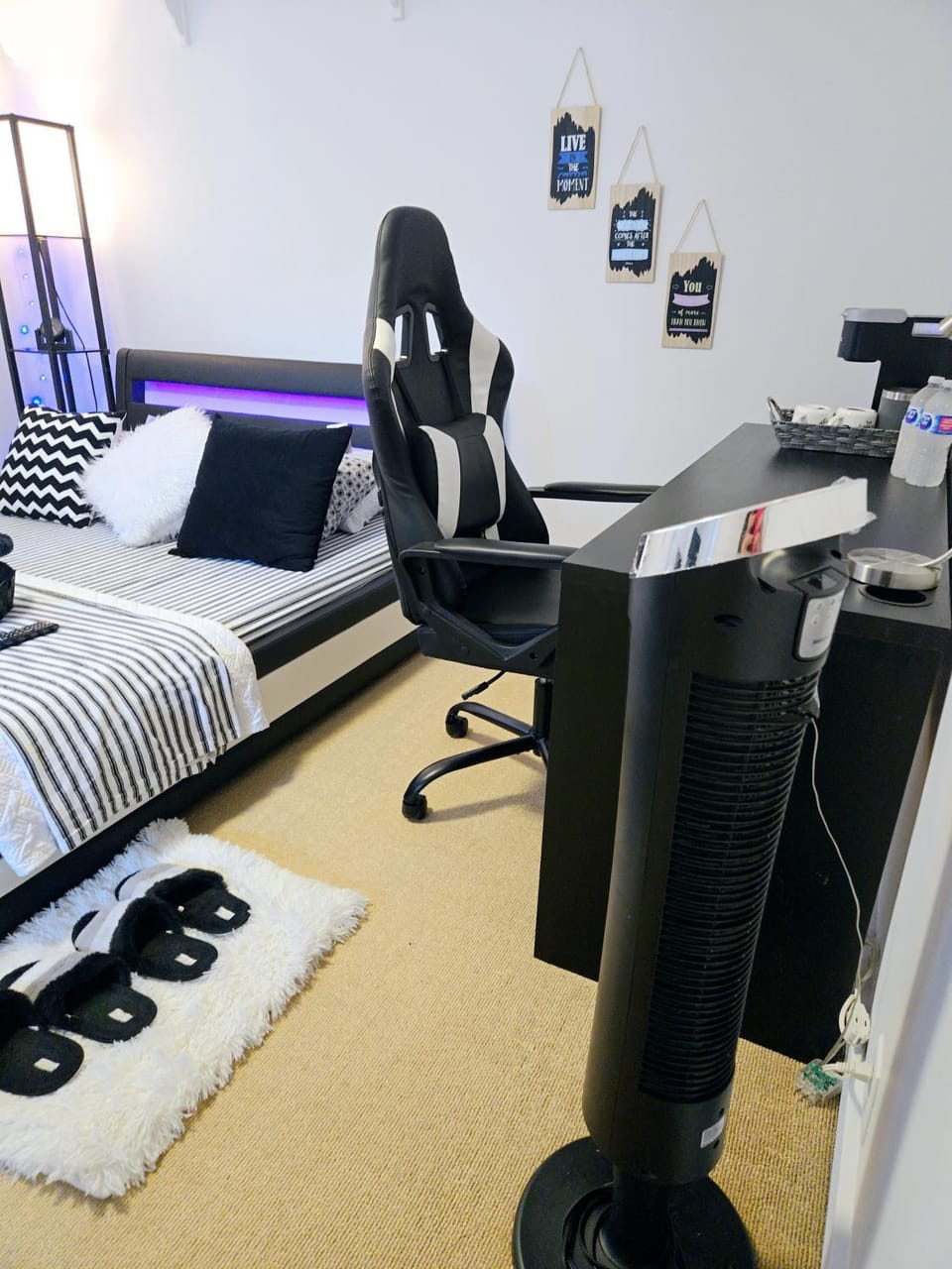 Comfy Stylish Room in the Heart of Vancouver- Private Parking, Self Check-in & just 4 mins to Metrotown! Vacation rental in Vancouver