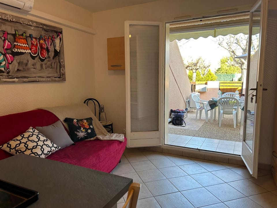 Joli T2 Climatisé avec Cour Privée et Parking, à 500m Plage et Port - Saint Cyprien - FR-1-793-2 Apartment in Saint-Cyprien