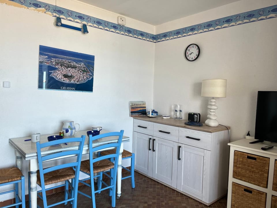 Gruissan - À 2 Pas de la Plage - Studio Cabine pour 4 - Parking Sécurisé - FR-1-796-15 Cabin in Gruissan
