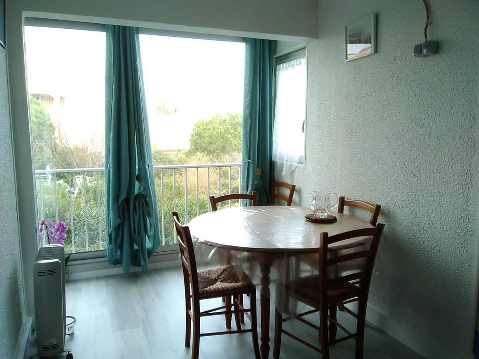 GRUISSAN - Confortable T2 rénové avec Parking - Secteur Vieux Village - 4 pers. - FR-1-796-18 Apartment in Gruissan