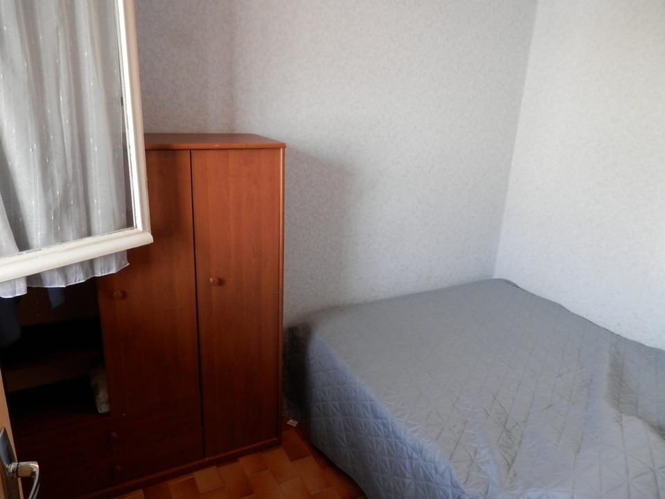 T2 RDC avec Terrasse, Piscine & Parking - Proche Vieux Village de Gruissan - FR-1-796-20 Apartment in Gruissan