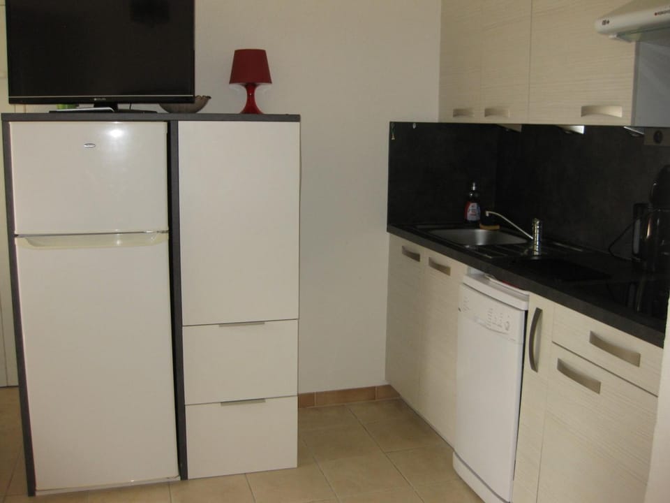 Saint-Cyprien: T3 en RDC, Terrasse, Parking, à 600m de la Plage Apartment in Saint-Cyprien