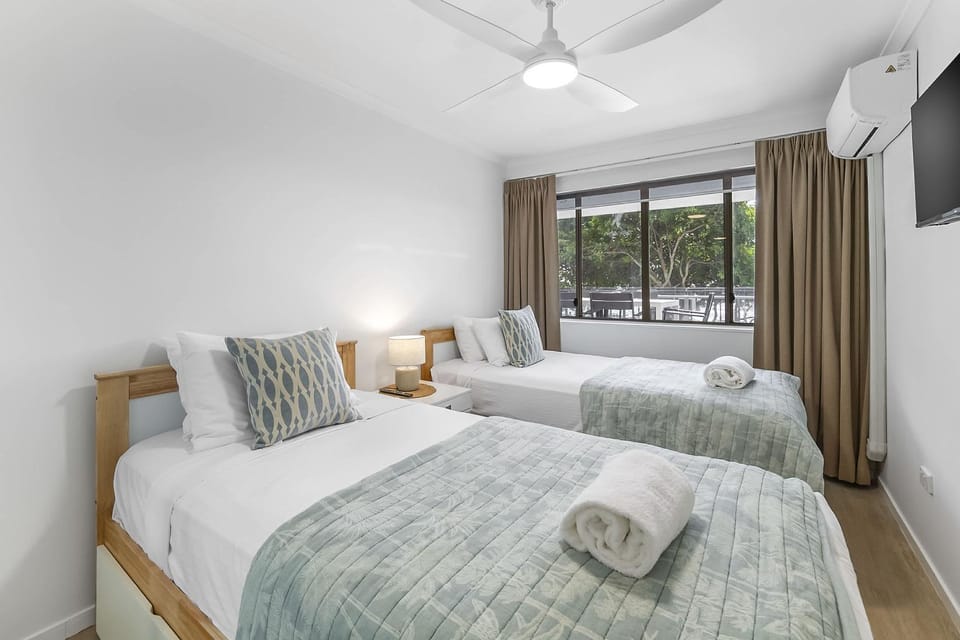 Spinnaker Apt 6- Mooloolaba Beach Apartment in Sunshine Coast