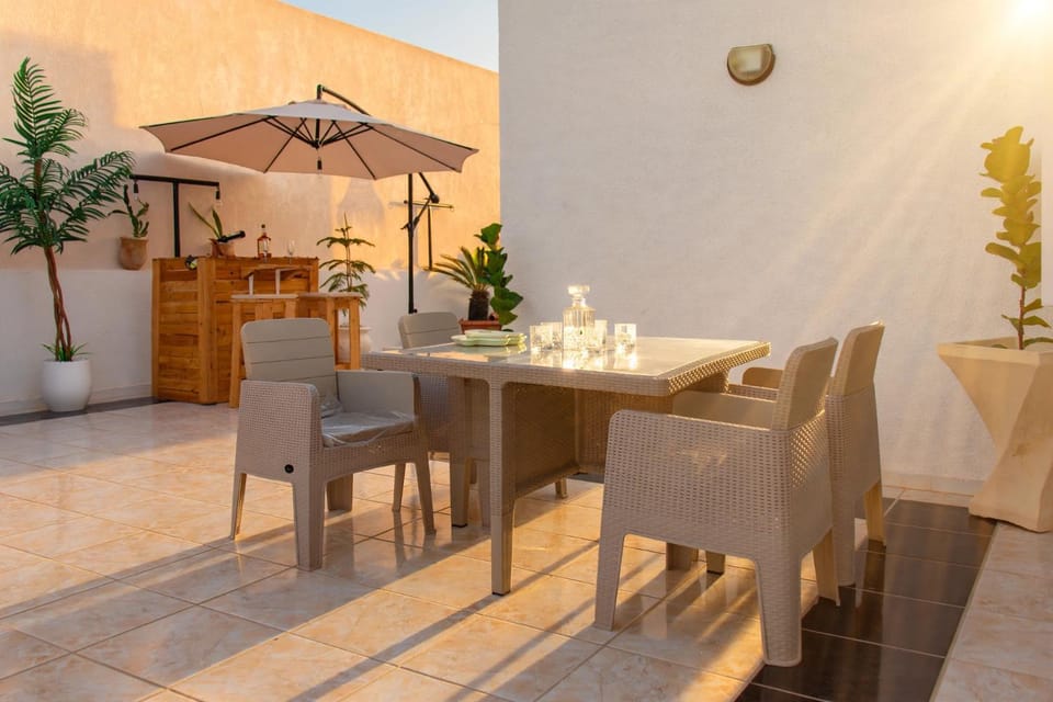 Patio, Seating area
