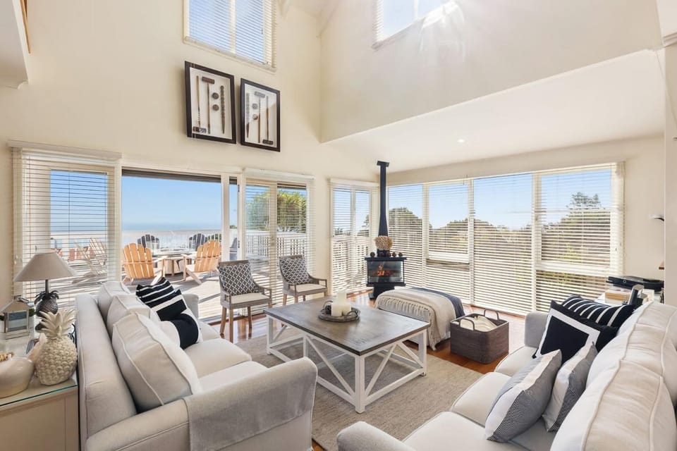 View (from property/room), Living room, Seating area, fireplace