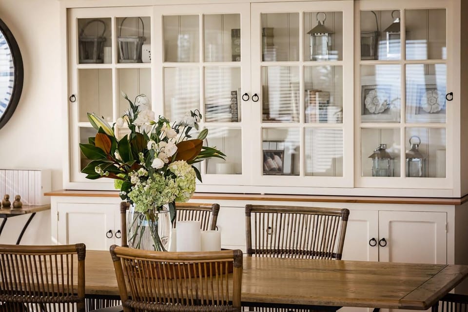 Seating area, Dining area