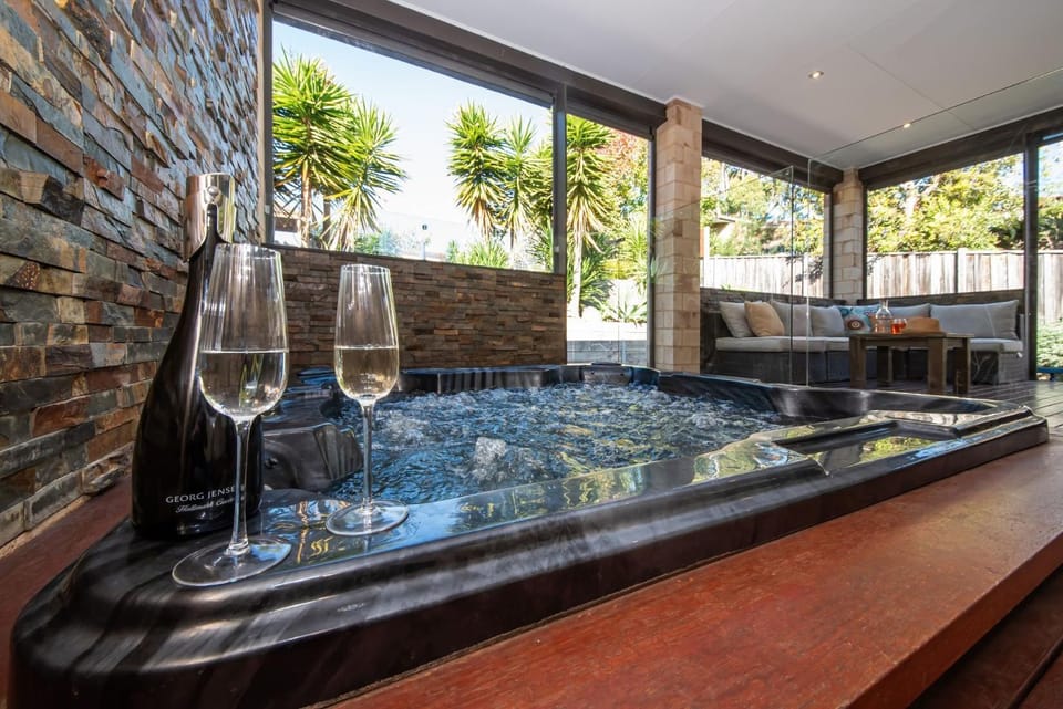 Natural landscape, Hot Tub, Hot Tub, Spa and wellness centre/facilities, Alcoholic drinks