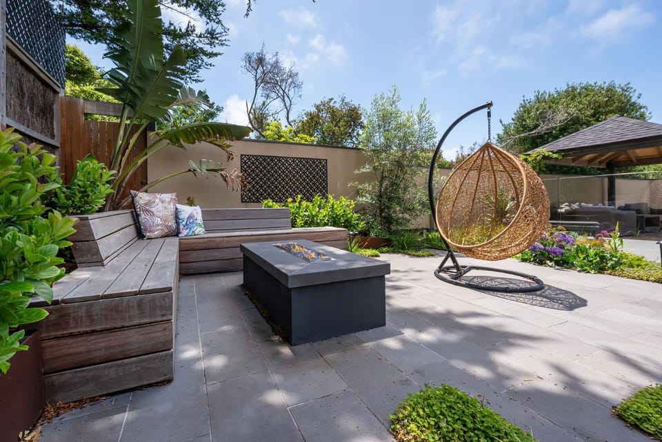 Patio, Day, Garden, Garden view, fireplace