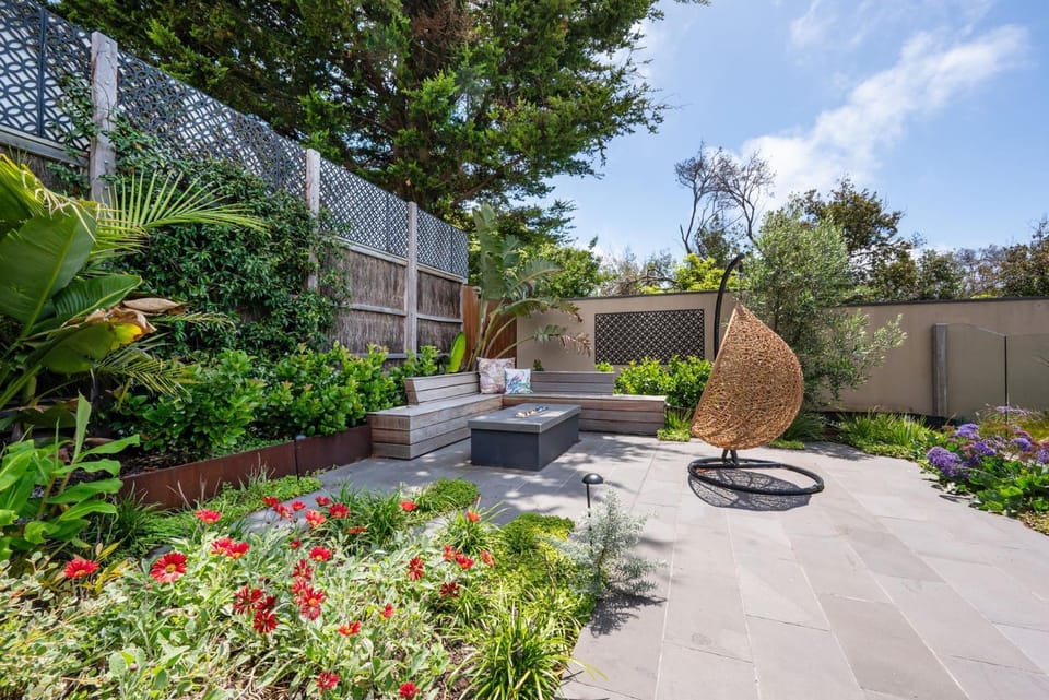 Patio, Day, Garden