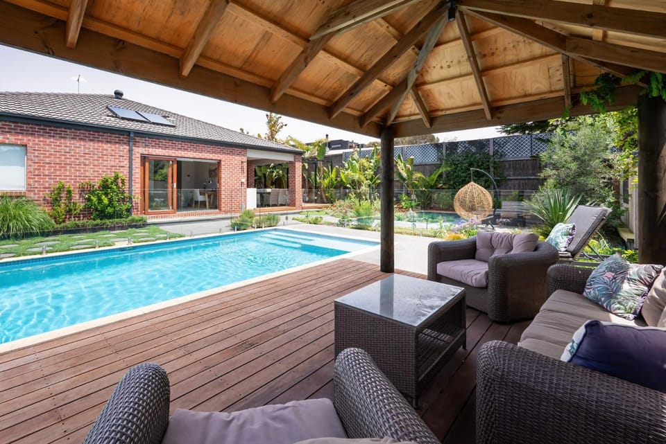 Property building, Patio, Day, Garden view, Pool view, Swimming pool, sunbed