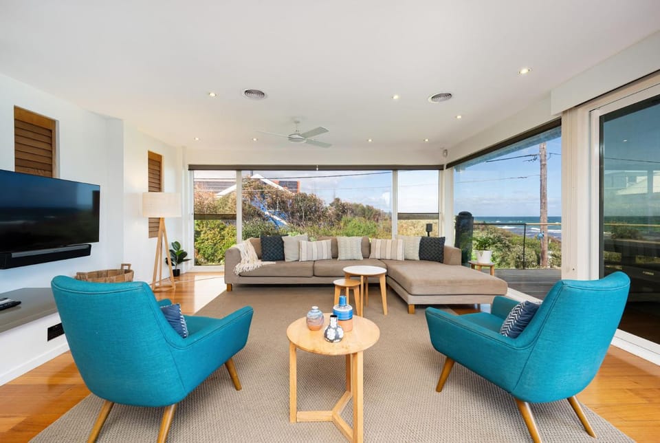 Communal lounge/ TV room, TV and multimedia, Living room, Seating area