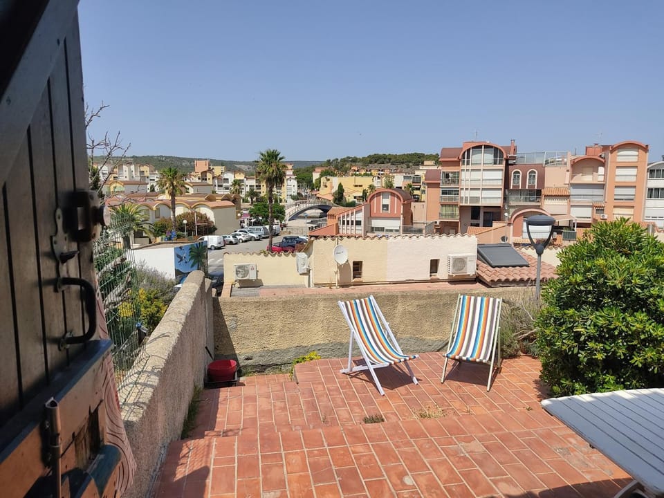 Villa 6/7 pers climatisée - Proche port et village - Parking privé - FR-1-796-36 Apartment in Gruissan