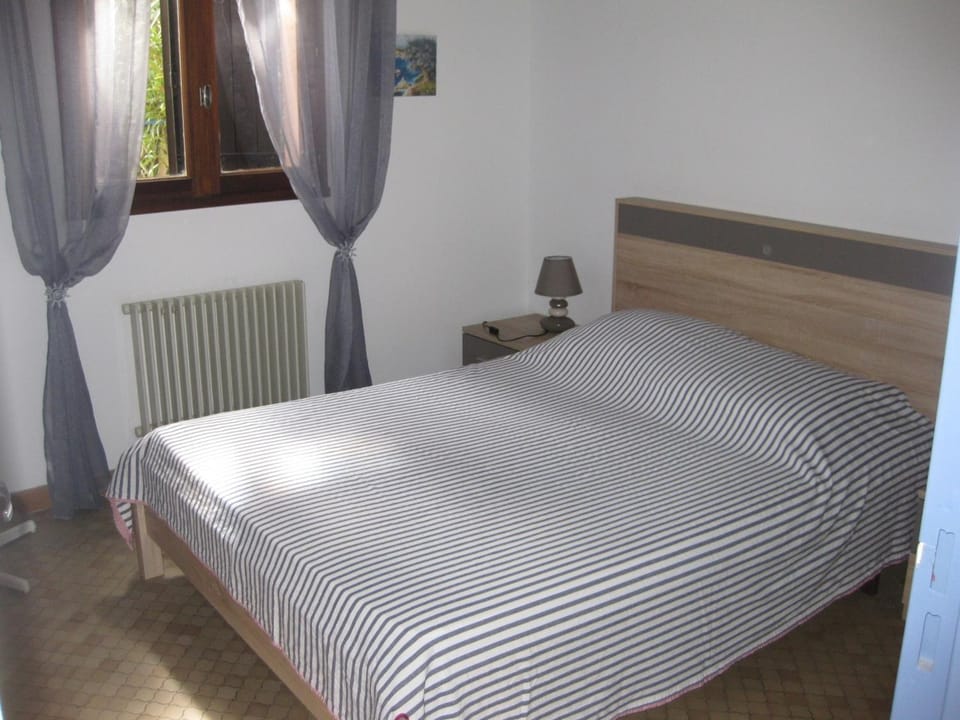 Villa T3 à Saint-Cyprien, 6 pers, Piscine, Terrasse, Proche Plage et Port - FR-1-793-22 Villa in Saint-Cyprien