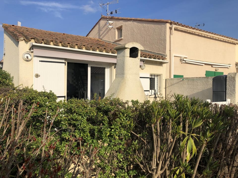 Saint-Cyprien : Villa T2 Mezzanine 4/5 Pers, Moderne, Plage à 500m, Parking Privé, Animaux Ok - FR-1-793-27 Villa in Saint-Cyprien