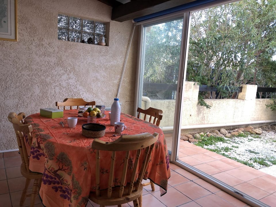 Charmante Villa T3 - 5 Pers - Proche Plage et Port - Saint Cyprien - FR-1-793-30 Villa in Saint-Cyprien
