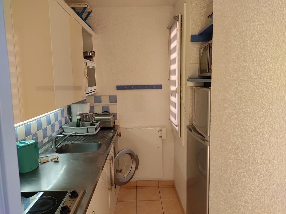 Gruissan: T2 Spacieux 4/5 Pers, Proche Plage Grazel, Parking Privé - FR-1-796-34 Apartment in Gruissan