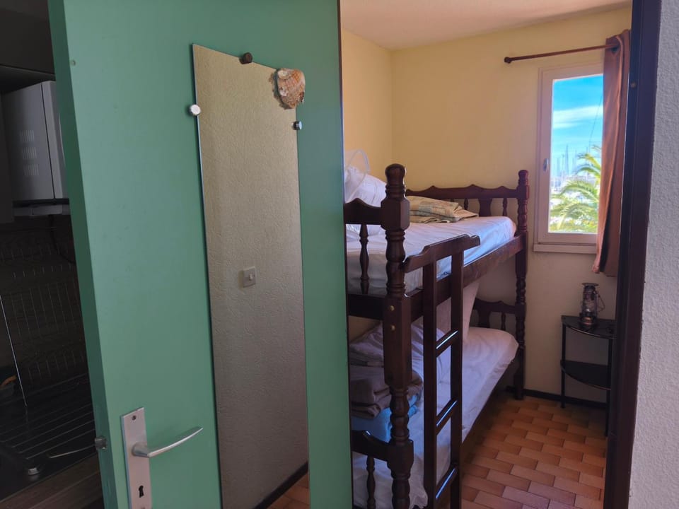 Studio Cabine à Gruissan pour 4 pers - Parking sécurisé - FR-1-796-40 Cabin in Gruissan