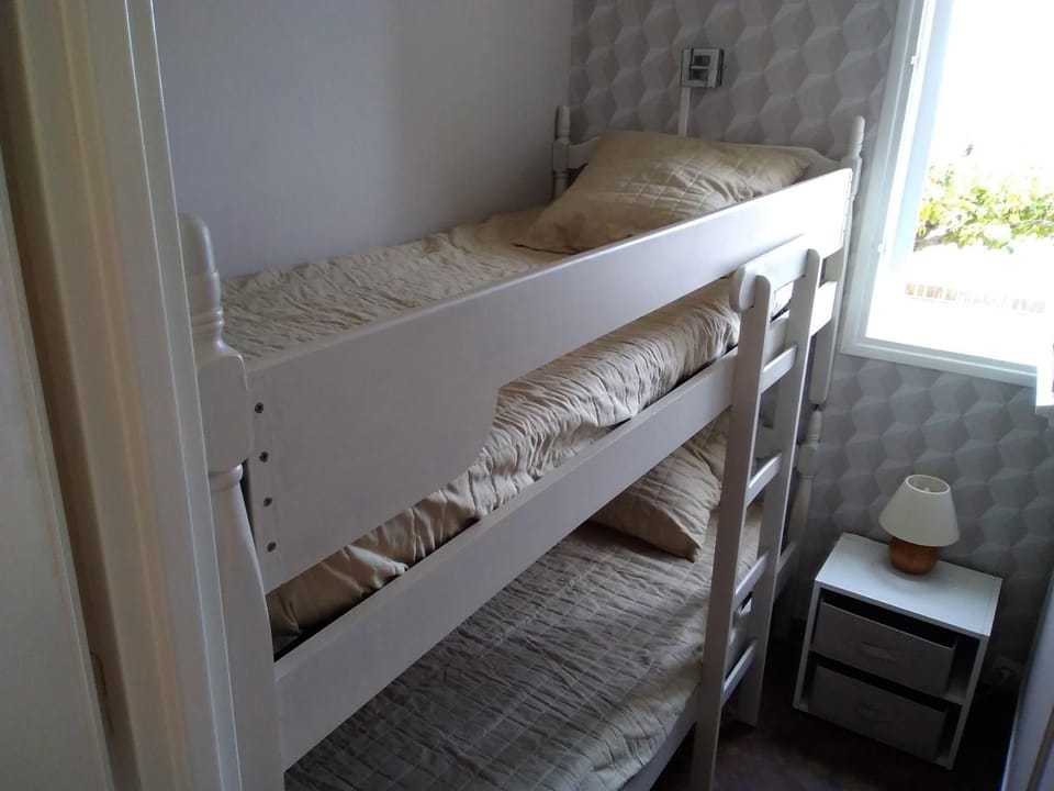 Gruissan - Appartement climatisé - 6 pers - Parking - Plage à 50m - FR-1-796-51 Apartment in Gruissan