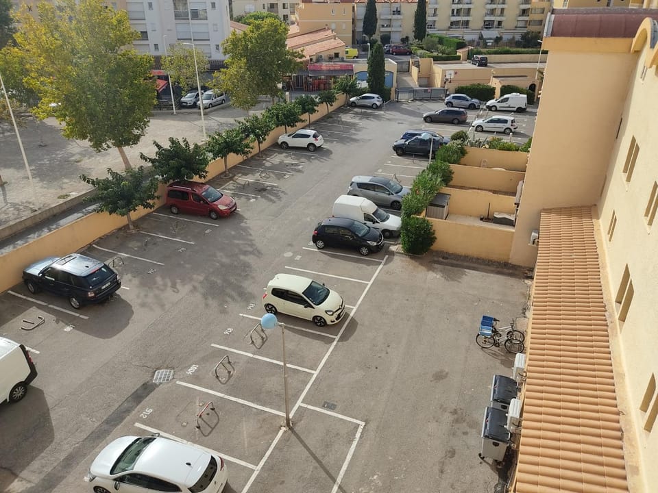 Gruissan - T2 Alcove 4/5 pers, Piscine, Parking, Proche plage - FR-1-796-61 Apartment in Gruissan