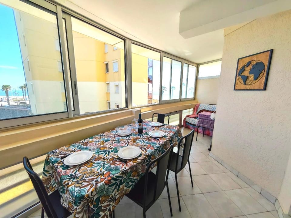 Canet-en-Roussillon - T3 pour 6 pers. avec piscine et parking - FR-1-794-153 Apartment in Canet-en-Roussillon