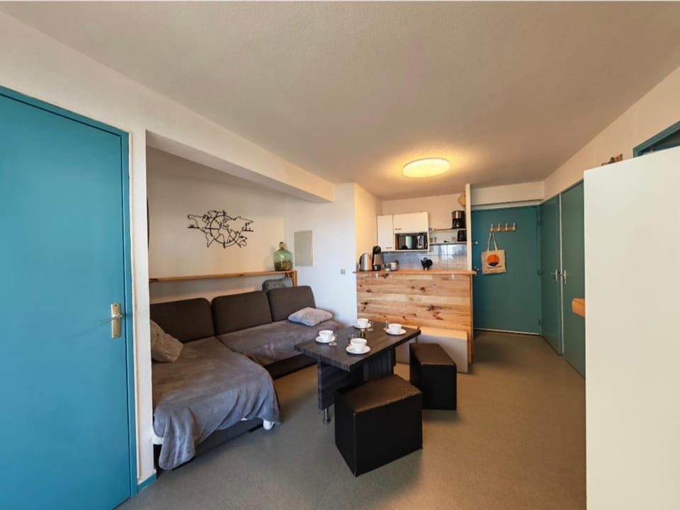Canet-en-Roussillon - T3 pour 6 pers. avec piscine et parking - FR-1-794-153 Apartment in Canet-en-Roussillon