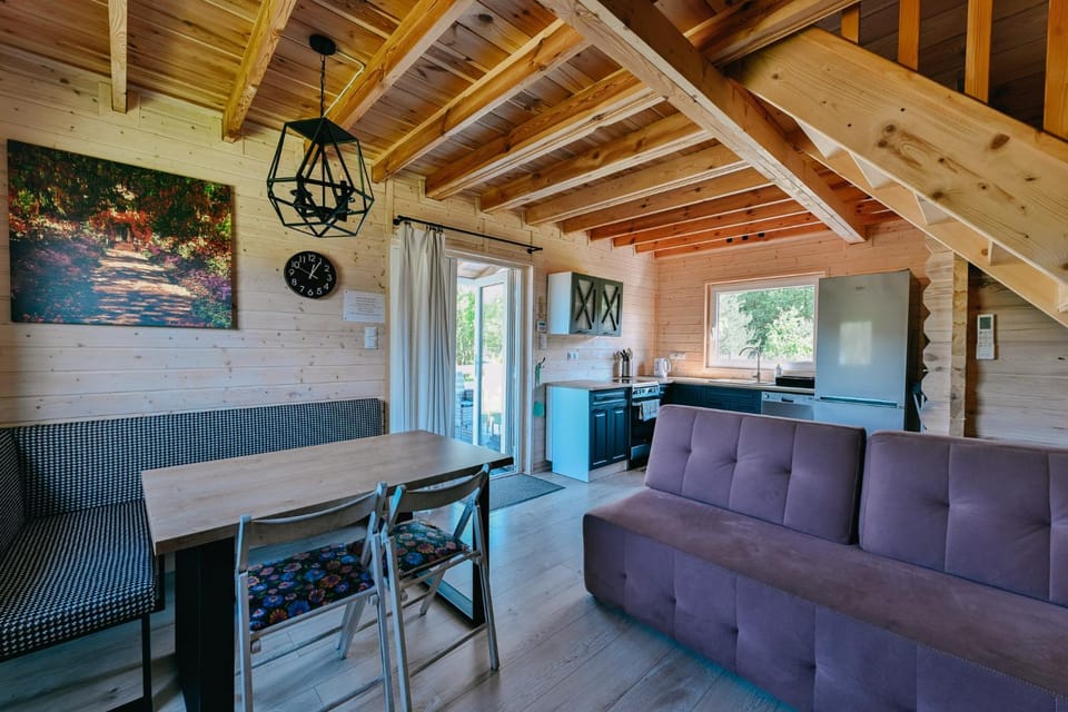 Communal lounge/ TV room, Living room, Dining area, oven, stove, kitchen