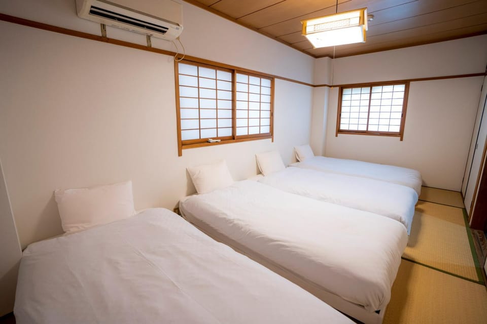 Bed, Bedroom, air conditioner