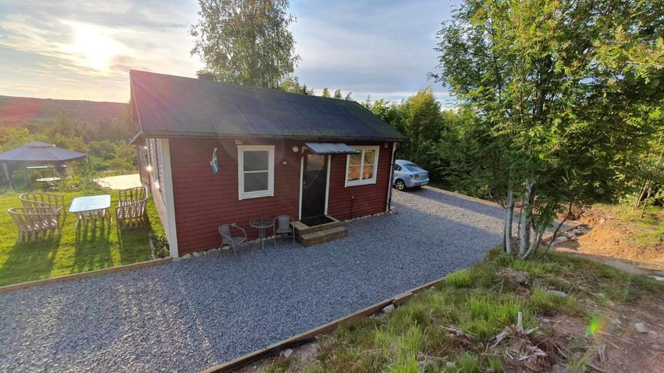 Fully renovated cottage with great hilltop views House in Västra Götaland County