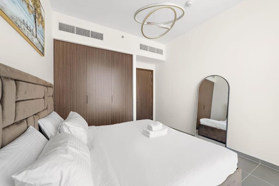 Bed, Bedroom, towels, wardrobe