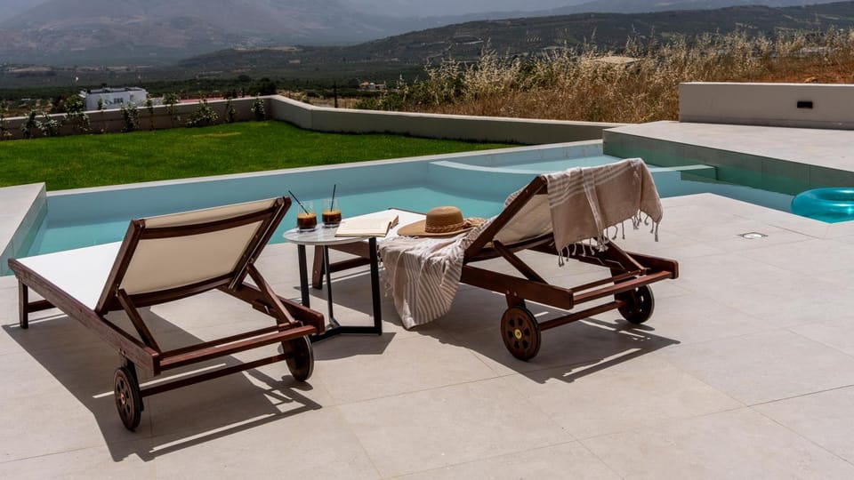 Patio, Day, Natural landscape, Mountain view, Pool view, Swimming pool, sunbed
