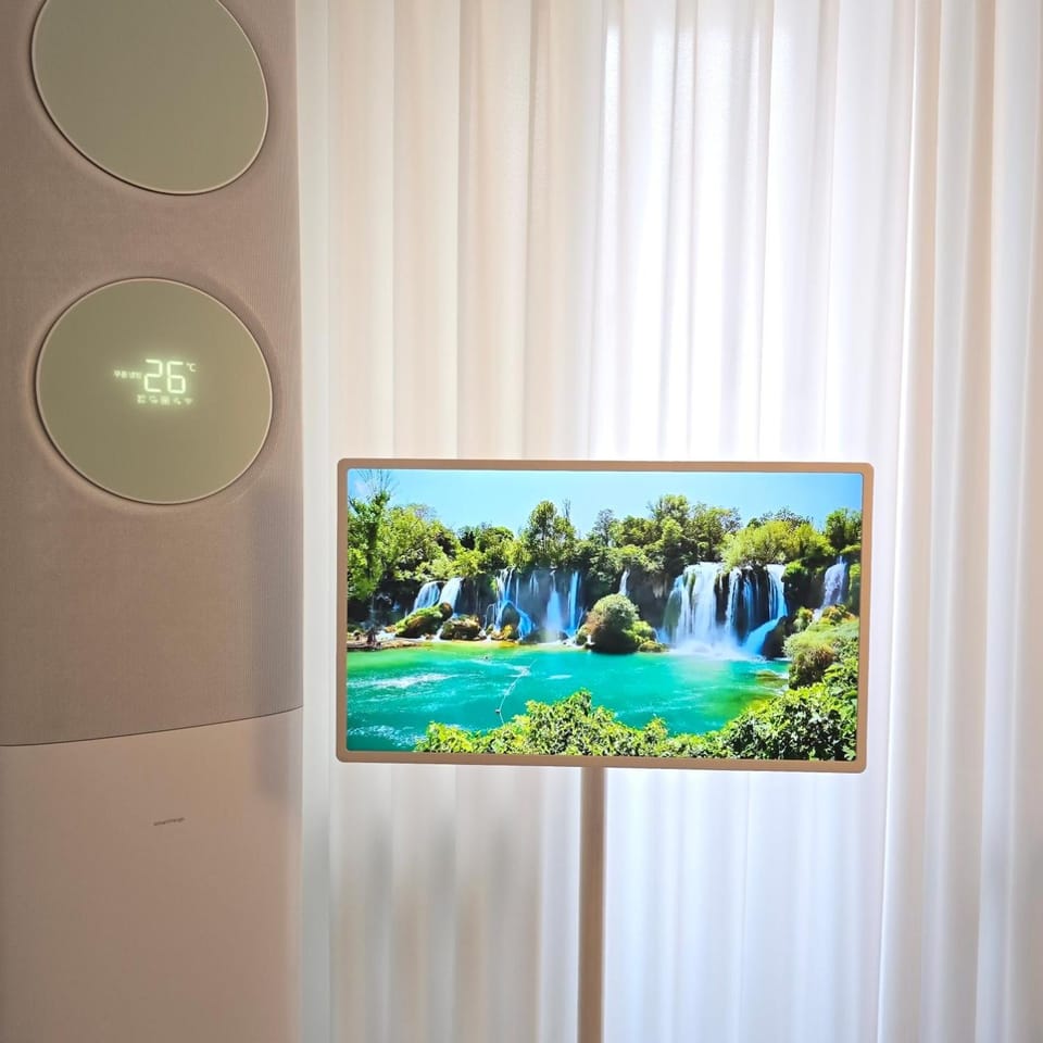 Communal lounge/ TV room, air conditioner