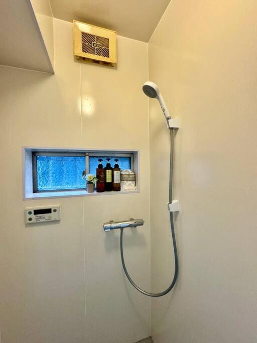 和居 霊羽 日本の伝統を感じる趣ある邸宅 Apartment in Osaka