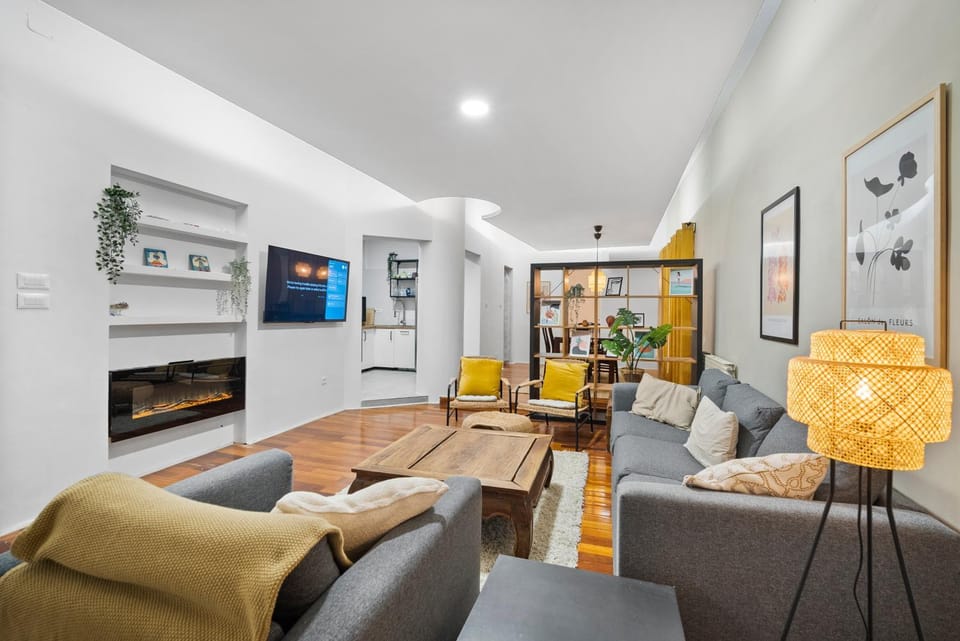 Communal lounge/ TV room, TV and multimedia, Living room, Seating area, Evening entertainment, fireplace