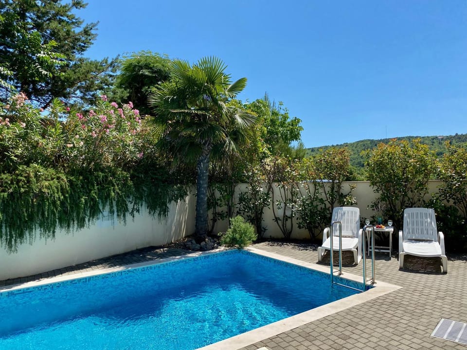 Natural landscape, Garden, Garden, Garden view, Mountain view, Pool view, Swimming pool, Swimming pool, sunbed