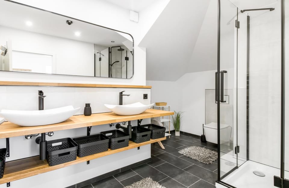 Shower, Toilet, Bathroom