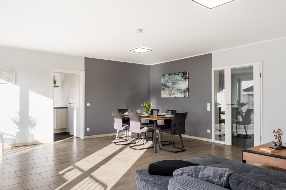 Living room, Seating area, Dining area