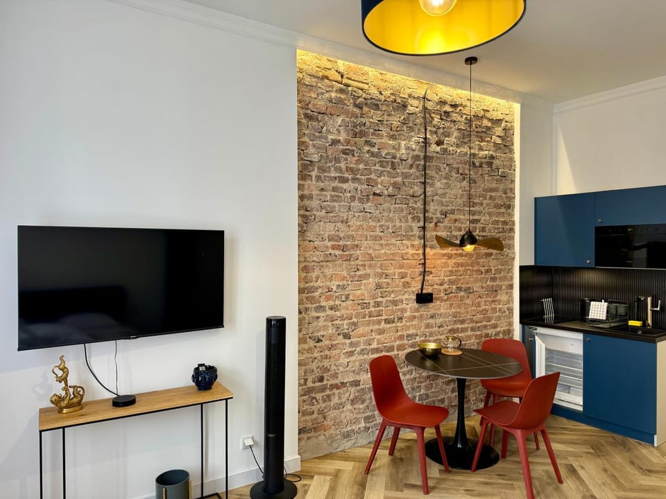 TV and multimedia, Kitchen or kitchenette, Dining area, oven
