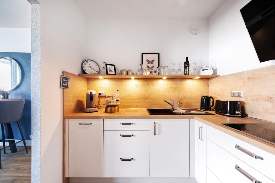 Kitchen or kitchenette, Living room